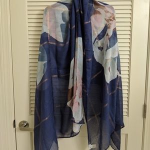BNWT Carpisa multicolor floral scarf